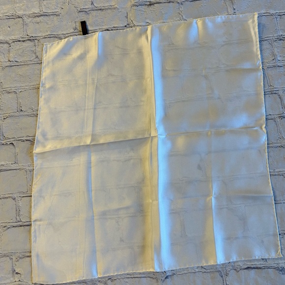 HANDROLLED LOT OF (2) TEAL AND WHITE 100% SILK MENS POCKET SQUARES - Picture 3 of 6